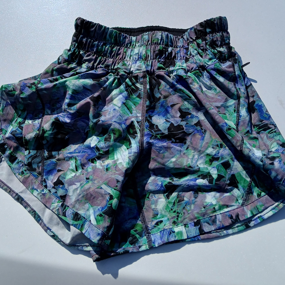 lululemon Track That MR Shorts 5" Lined Size 0 Rapid Flourish Multi Color RAFM